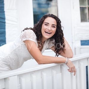 Meet your Posher, Laurel